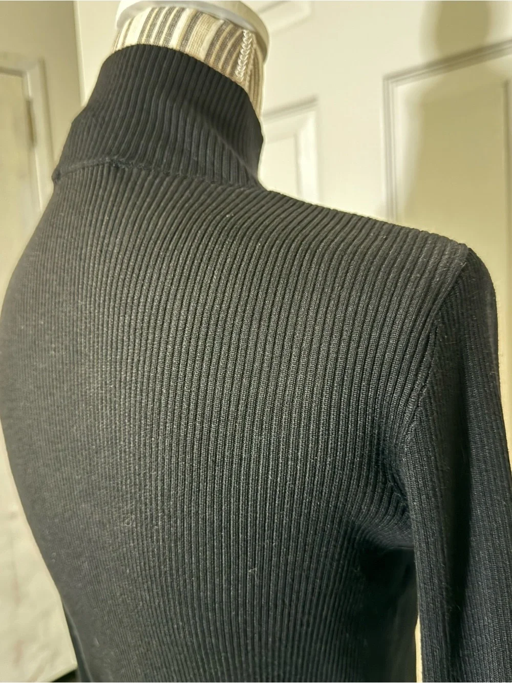 DKNY Jeans Ribbed Black Turtleneck Sweater – – NWT
